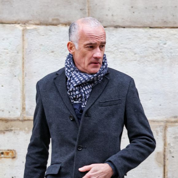 Lors des obsèques de Catherine Laborde, Gilles Bouleau a fait le déplacement.

Gilles Bouleau - Sortie des obsèques de C.Laborde  en l’église Saint-Roch à Paris. © Jacovides - Moreau / Bestimag