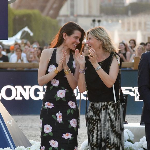 Les anciens époux Charlotte Casiraghi et Dimitri Rassam figuraient tous les deux sur la liste des invités.

Charlotte Casiraghi, Virginie Coupérie-Eiffel à la remise du Prix de la ville de Paris lors de la 12ème édition Longines Paris Eiffel Jumping au pied de la Tour Eiffel sur le Champ-de-Mars à Paris le 20 juin 2026.

© Perusseau / Veeren / Bestimage