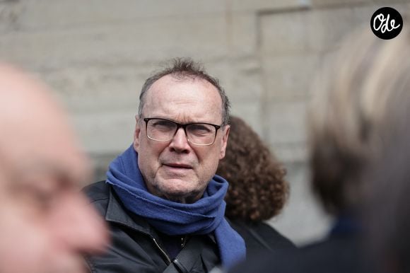 De nombreux consommateurs dénoncent des prélèvements mensuels qu’ils estiment avoir souscrits sans en avoir pleinement compris les modalités.

Julien Lepers lors des funérailles d'Humbert Ibach à l'église Notre-Dame-d'Auteuil à Paris, en France, le 12 mai 2025. Humbert Ibach, célèbre producteur français, surnommé « Mémé », est décédé à l'âge de 88 ans. Photo de Nasser Berzane/ABACAPRESS.COM