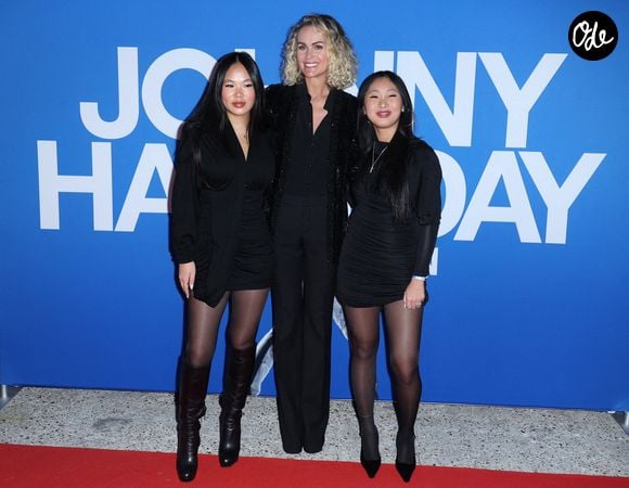 Joy Hallyday, Laeticia Hallyday et Jade Hallyday assistent à l’exposition « Johnny Hallyday, L’Exposition » Séance photo à Paris Expo Porte de Versailles, à Paris, en France, le 21 décembre 2023. L’exposition se tiendra du 22 décembre 2023 au 19 juin 2024. Photo de Jérôme Dominé/ABACAPRESS.COM