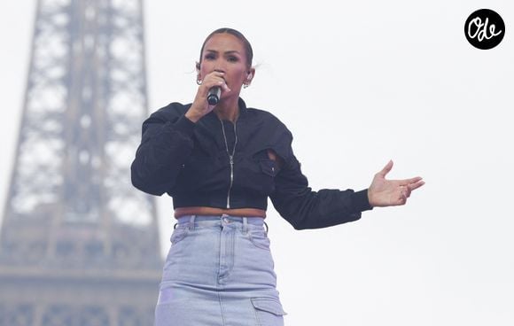 Vitaa  lors du concert à l'occasion de l'opération "vacances de OUF, journée des oubliés des vacances" pour les 80 ans du Secours Populaire au Champ-de-Mars à Paris le 20 août 2025.

© Coadic Guirec / Bestimage