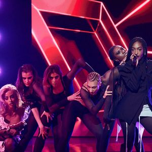 Exclusif - Ebony et Bilal Hassani lors de l’enregistrement de l’émission “Les stars s’unissent pour le Sidaction” au théâtre Marigny à Paris, France, le 11 mars 2025. L’émission sera diffusée en prime le 22 mars sur France 2. © Guirec-Moreau/ Bestimage