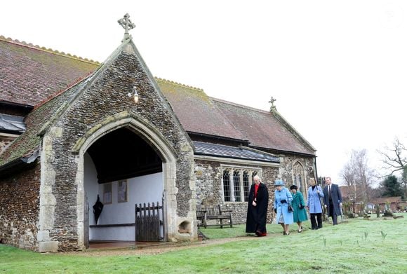 La reine Elisabeth II d'Angleterre vient assister à la messe dominicale en l'église Saint-Pierre & Saint-Paul à Sandringham. Le 2 février 2020