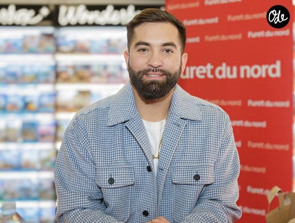 Exclusif - Le chanteur Kendji Girac en séance de dédicaces pour son autobiographie Mi vida à la Librairie du Furet du Nord à Lille, France, le 1er octobre 2025. © Stephane Vansteenkiste/Bestimage