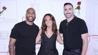 Adil Rami n’était pas seul : le footballeur bien entouré pour célébrer les 20 ans d’une célèbre maison de joaillerie au Ritz Paris