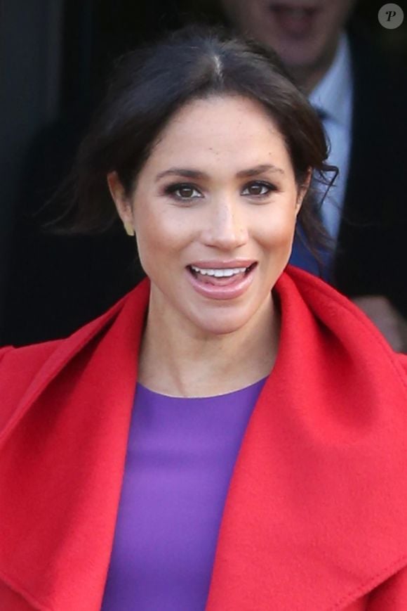 Le prince Harry, duc de Sussex,  et Meghan Markle, duchesse de Sussex,  enceinte, lors d'une visite à Birkenhead le 14 janvier 2019. 
Backgrid USA / Bestimage