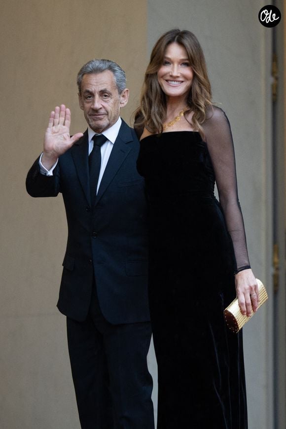 L'ancien président français Nicolas Sarkozy et son épouse, la chanteuse italo-française Carla Bruni, arrivent à l'Élysée avant un dîner d'État réunissant les présidents français et brésilien à Paris, le 5 juin 2025. Photo de Raphaël Lafargue/Abaca