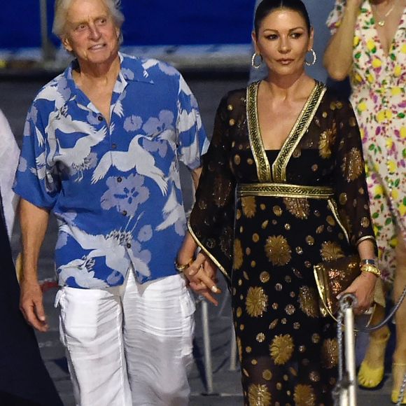 Michael Douglas et sa femme  Catherine Zeta-Jones en vacances à Portofino en Italie le 31 juillet 2019. (Backgrid UK/ Bestimage).