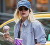 Certains d'entre eux se sont d'ailleurs exprimés sur les encas pris tardivement. 


Gigi Hadid mange une glace tout en marchant dans les rues de New York avec une amie, Leah McCarthy. Le 13 avril 2023 Backgrid USA / Bestimage