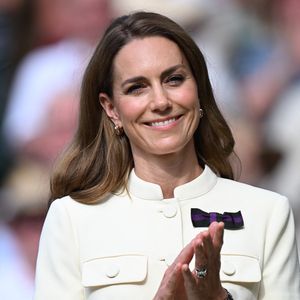 Intitulée "Makers and Creator", cette exposition met en avant le travail et l'imaginaire d'innombrables artistes qui à leur échelle influencent l'art actuel, la mode, le design et le 7ème art pour ne citer que cela. 

La princesse Catherine (Kate) Middleton, princesse de Galles, assiste à la finale féminine des championnats de Wimbledon, 13ème journée à Wimbledon le 12 juillet 2025. (Mirrorpix / Bestimage).