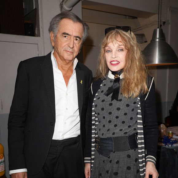 Dans l'édition du jeudi 26 décembre 2024

Bernard-Henri Lévy (BHL) et sa femme Arielle Dombasle - Soirée de mobilisation "L'Europe contre l'antisémitisme" au théâtre Antoine à Paris le 3 juin 2024. Depuis les attaques terroristes du Hamas du 7 octobre 2023, le nombre d'agressions à caractère antisémite s'envole. Au premier trimestre de l'année 2024, « 366 faits antisémites » ont été enregistrés par le gouvernement français, en hausse de 300 % par rapport au même trimestre l'année précédente. En 2023, 1 676 actes antisémites avaient été recensés, contre 436 en 2022, après une « explosion » de cette haine après le 7 octobre, selon le Conseil représentatif des institutions juives de France (Crif). © Coadic Guirec/Bestimage
