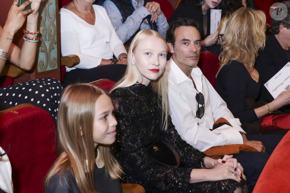 Exclusif - Yulia Harfourch et sa fille Gustavia, Anthony Delon - Concerto pour la paix de Omar Harfouch au théâtre de Béziers le 8 mai 2025 © Jack Tribeca / Bestimage