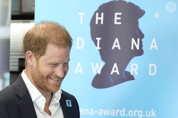 L'époux de Meghan Markle est très impliqué dans le sort des vétérans.

Le duc de Sussex lors d'une visite pour participer à une table ronde sur l'impact positif de l'action sociale sur la santé mentale avec quatre jeunes impliqués dans le Prix Diana, à Salisbury Square, au centre de Londres.  © Chown Aaron/PA Photos/ABACA