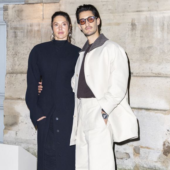 Natasha Andrews, Pierre Niney - Photocall du Défilé de mode Jacquemus Collection Hommes Automne Hiver Printemps-Été dans le cadre de la Fashion Week de Paris, France, le 25 janvier 2026.
 
© Olivier Borde / Bestimage