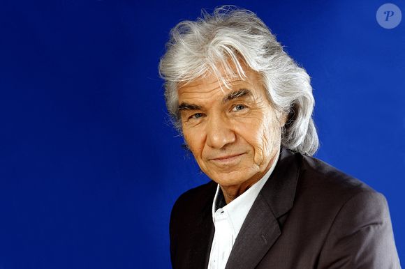 Le chanteur a changé de vie depuis cet achat

Daniel Guichard pose lors d'une séance de portrait à Paris, France, mars 2012. Photo par VIM/ABACAPRESS.COM