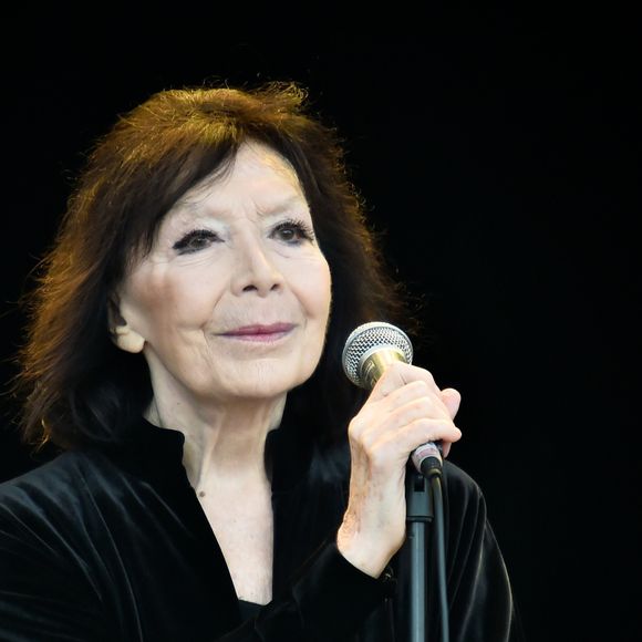Elle passait ses journées à écouter la radio et à chanter, comme un retour sur sa vie.

Juliette Gréco en concert lors de la Fête de l'Humanité 2015 à Paris, le 13 septembre 2015. Photo par LIONEL URMAN  / BESTIMAGE