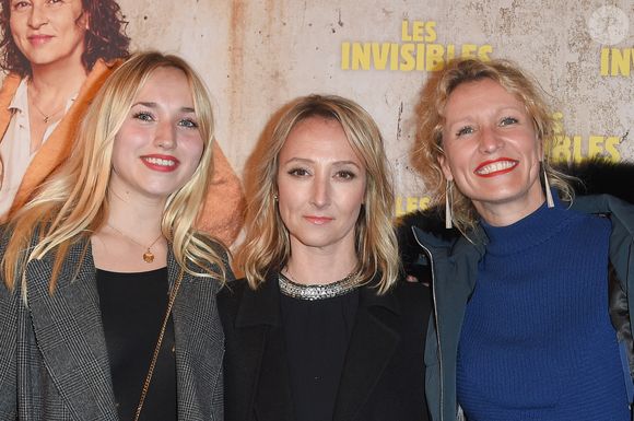 Alexandra Lamy, Chloé Jouannet et Audrey Lamy à l'avant-première du film "Les Invisibles" au cinéma Gaumont Opéra à Paris, le 7 janvier 2019. 

Photo : Coadic Guirec / Bestimage
