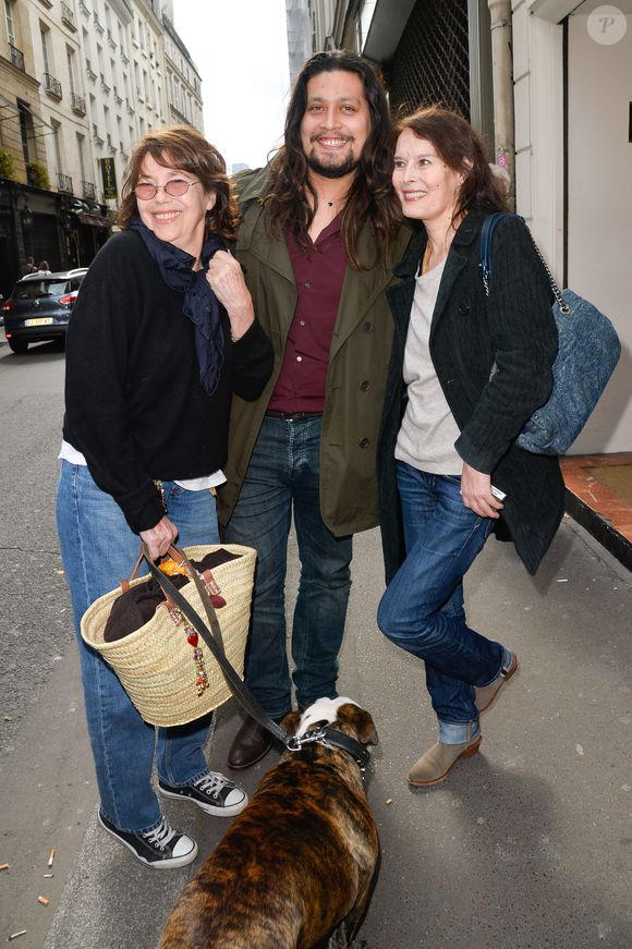 Jane Birkin, Lulu Gainsbourg et sa mère Bambou lors du lancement officiel de l'association Serge Gainsbourg au cabaret Don Camilo à Paris, le 2 avril 2017. © Guirec Coadic/Bestimage