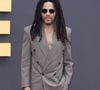 Il a apporté ses propres créations dans la maison

Lenny Kravitz assiste à la première européenne du film « Blink Twice » au cinéma Odeon Luxe, à Leicester Square, à Londres, au Royaume-Uni, le 19 août 2024. Photo : Andrew Sims/The Times/News Licensing/ABACAPRESS.COM