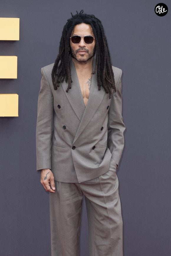Il a apporté ses propres créations dans la maison

Lenny Kravitz assiste à la première européenne du film « Blink Twice » au cinéma Odeon Luxe, à Leicester Square, à Londres, au Royaume-Uni, le 19 août 2024. Photo : Andrew Sims/The Times/News Licensing/ABACAPRESS.COM