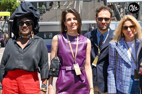 Elle portait également un sac Chanel

Charlotte Casiraghi, Jacky Ickx et sa femme Khadja Nin dans les paddocks du Formula 1 Louis Vuitton Grand Prix de Monaco 2026, à Monte Carlo, Monaco, le 6 juin 2026. © Bruno Bebert/Bestimage