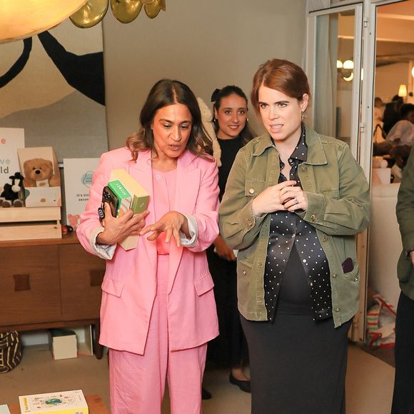 L'événement a permis de voir le ventre rond d'Eugenie d'York

Eugenie d'York s'est rendue à Soho pour un événement de shopping et de soins pour bébés et enfants, organisé à l'occasion de la journée de la presse de Fuse Communications. 7 mai 2026. © Backgrid UK/ Bestimage