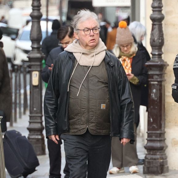 Dominique Besnehard arrive à la cérémonie d'enterrement du réalisateur français Bertrand Blier à l'église Saint Roch à Paris, France, le 29 janvier 2025. Le cinéaste français provocateur qui a remporté des succès avec des comédies transgressives mettant en scène Gérard Depardieu et Isabelle Huppert est décédé à l'âge de 85 ans. Photo par Jerome Domine/ABACAPRESS.COM