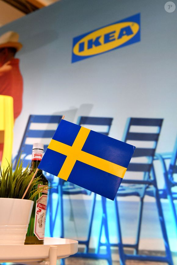 Vous l'aurez compris, chez nos voisins suédois, le bien-être prime.


Ouverture du nouveau magasin IKEA à Nice, le 11 mai 2022, le 36ème en France, dans l'eco-quartier Nice St Isidore, tout proche du stade Allianz Rivera. Cet ensemble composé de 5200 m2 de surface végétale sur le toit, pour lutter contre les îlots de chaleur, permet également une auto production d'énergies renouvelables grâce à ses 3200 panneaux photovoltaïques. La surface de vente se situe sur deux étages en plus du parking souterrain, 24.000 m2 de surface commerciale. © Bruno Bebert / Bestimage