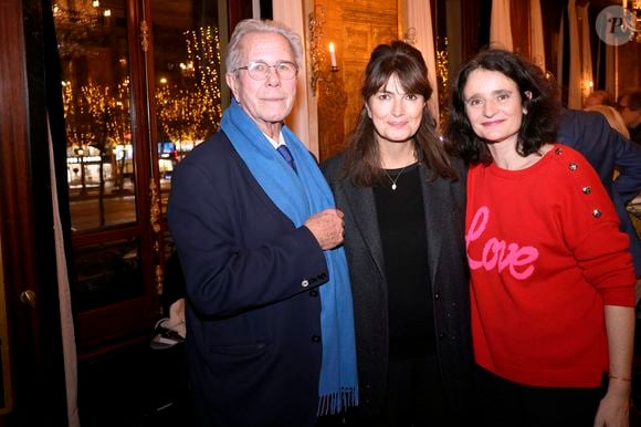 Exclusif - Valérie Perrin entourée de Jean-Louis Debré et sa compagne Valérie Bochenek - Personnalités au cocktail des écrivains au Fouquet's à Paris. Le 27 novembre 2024
© Cédric Perrin / Bestimage
