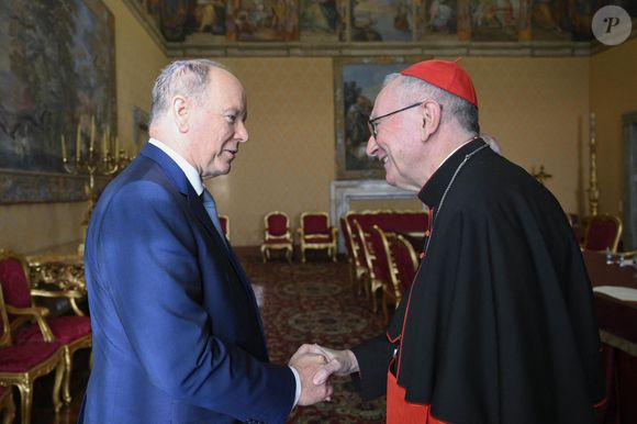 Le pape Léon XIV reçoit le prince Albert II de Monaco en audience pour parler de la paix, l'environnement et l'aide humanitaire, au palais apostolique au Vatican, le 17 janvier 2026. © Zuma Press/Bestimage
