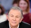 "C'est vrai qu'elle aurait pu me quitter. Elle ne l'a pas fait, je ne l'en aime que plus."
Roland Giraud - Enregistrement de l'émission "Vivement Dimanche" à Paris le 15 Décembre 2015. ©Coadic Guirec / Bestimage