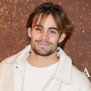 Clément Rémiens semble avoir décidément tiré un trait sur sa carrière d'acteur pour l'heure.

Clément Rémiens - Avant-première du film "Gladiator 2" au cinéma Pathé Palace à Paris.

© Coadic Guirec / Bestimage