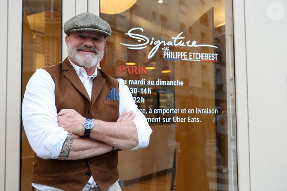 Exclusif - Le chef Philippe Etchebest - Le chef Philippe Etchebest ouvre son restaurant éphémère "Signature" du 9 au 30 octobre au 25 rue Sedaine à Paris dans le 11ème arrondissement le 8 octobre 2025. © Jean-Marc Lhomer/Bestimage