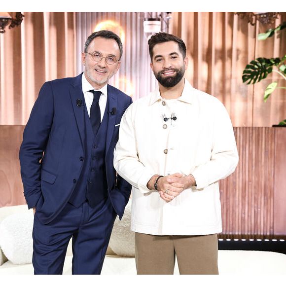 Frédéric Lopez et Kendji Girac sur le plateau de "Retour en terre inconnue" pour les 20 ans de "Rendez-vous en terre inconnue". Le 29 avril 2025 sur France 2.