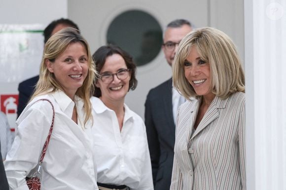 Sarah Poniatowski, Brigitte Macron - Inauguration de la Maison de l'Elysée située en face du Palais de l'Elysée, par le Président de la République Emmanuel Macron et sa femme Brigitte Macron, à l'occasion des Jeux Olympiques et Paralympiques de Paris 2024. Le 24 juillet 2024, a Paris. 
© Isa Harsin / Pool / Bestimage