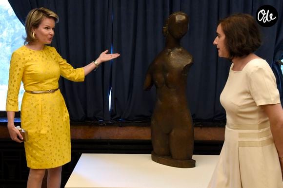 Louma Salamé, directrice de la villa Empain et soeur de la journaliste Léa Salamé - La reine Mathilde de Belgique visite l'exposition "Melancholia" à la villa Empain à Bruxelles le 4 juillet 2018. ©Bestimage