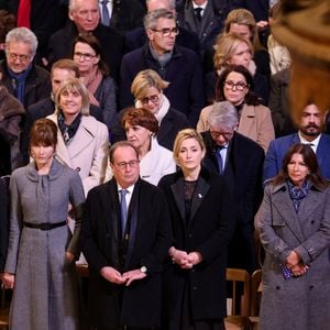 Carla Bruni, François Hollande, sa femme Julie Gayet, Anne Hidalgo - Cérémonie de réouverture de la cathédrale Notre-Dame de Paris, le 7 décembre 2024. 
© Dominique Jacovides / Bestimage