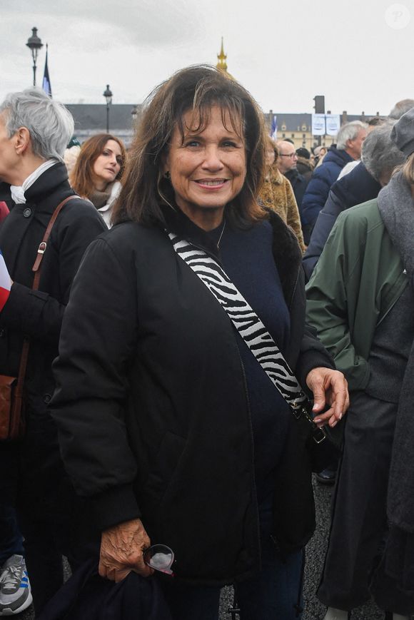 Anne Sinclair participe à la Marche contre l'antisémitisme à Paris, France, le 12 novembre 2023. Photo par Lionel Urman/ABACAPRESS.COM