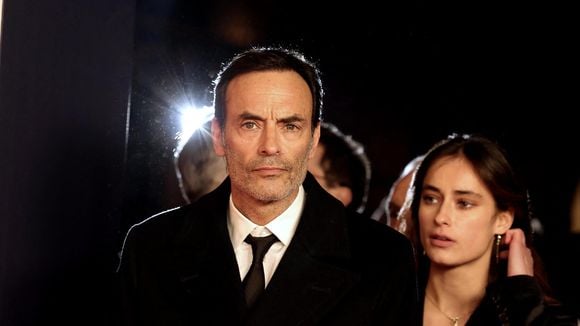 Alain Delon : Sa petite-fille Liv sereine à Douchy, Anthony s'offre un moment hors du temps dans la forteresse