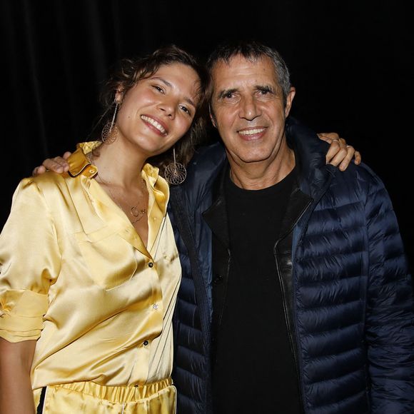 Julien Clerc est père de cinq enfants issus de différentes relations.

Vanille Clerc et son père Julien Clerc lors du concert de la chanteuse à la salle Hasard Ludique pour la sortie de son premier album "Amazona" 

© Marc Ausset-Lacroix/Bestimage