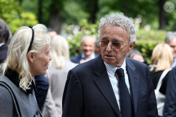 Nelson Monfort lors de la cérémonie d'enterrement de Daniel Bilalian à l'église Saint-Pierre de Neuilly-sur-Seine, près de Paris, France, le 22 mai 2025. Photo par Raphael Lafargue/ABACAPRESS.COM