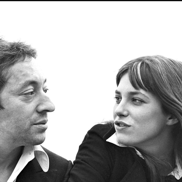 Serge Gainsbourg et Jane Birkin sur la Croisette de Cannes en 1969. DANIEL ANGELI / BESTIMAGE