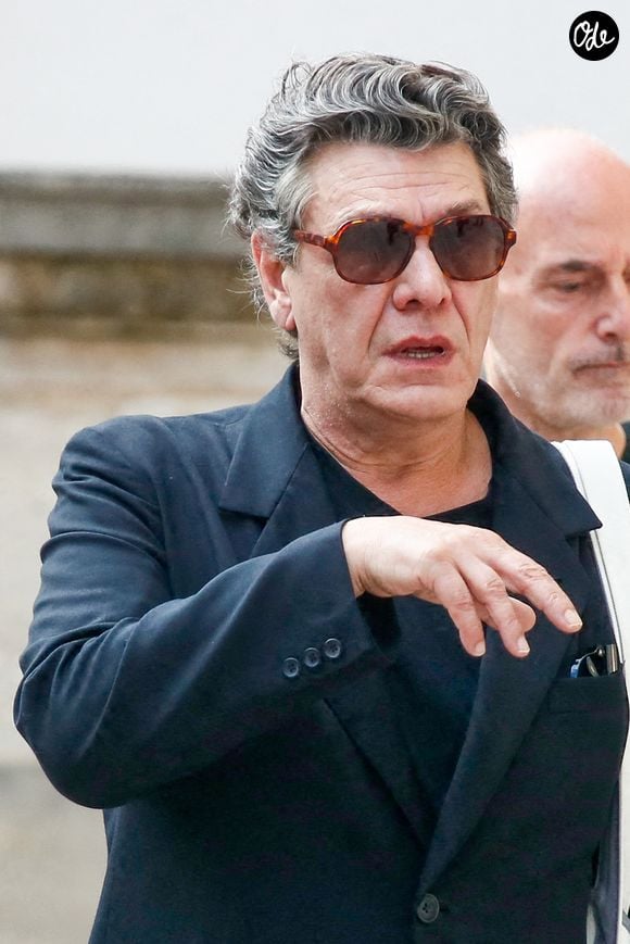 Marc Lavoine - Sorties des obsèques de Thierry Ardisson en l'église Saint-Roch de Paris, France, le 17 juillet 2025. © Clovis-Jacovides/Bestimage