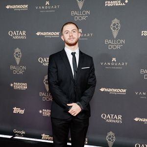 Miguel Mattioli (Michou) au photocall de la 69ème cérémonie du Ballon D'Or 2025 au théâtre du Châtelet à Paris, France, le 22 septembre 2025. © Cyril Moreau/Bestimage