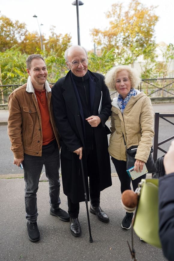 Exclusif - Philippe Geluck - Arrivée des invités à l'enregistrement de "Vivement Dimanche" aux Studios Rive Gauche le 5 novembre 2025.
Cette émission sera diffusée sur France 3 le 30 novembre 2025.

© Anne-Sophie Guebey / Bestimage