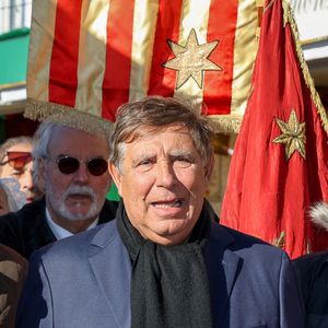 L'animateur de télévision Jean-Pierre Foucault vu dans les allées de la foire aux santons à Marseille. Le maire de Marseille, Benoit Payan et l'animateur Jean-Pierre Foucault, inaugurent la foire aux santons.  Marseille, France le 20 novembre 2022. Photo par Denis Thaust/SOPA Images/SPUS/ABACAPRESS.COM