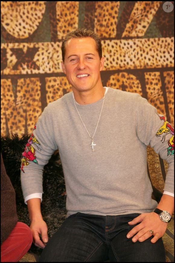 Archives - Michael Schumacher au cinéma Gaumont Champs-Élysées. RINDOFF-GUIREC / BESTIMAGE