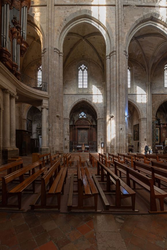 Vue intérieure de la basilique Sainte-Marie-Madeleine, troisième tombeau de la chrétienté contenant les reliques de Marie-Madeleine, apôtre du Christ à Saint-Maximin-la-Sainte-Baume, France le 02 février 2025. Photo par Laurent Coust/ABACAPRESS.COM