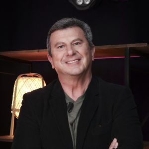 Pascal Bataille en interview pour "En privé avec", format original de Webedia © Jack Tribeca/Bestimage