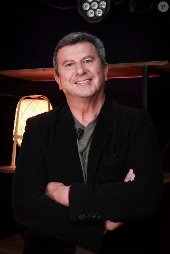 Pascal Bataille en interview pour "En privé avec", format original de Webedia © Jack Tribeca/Bestimage